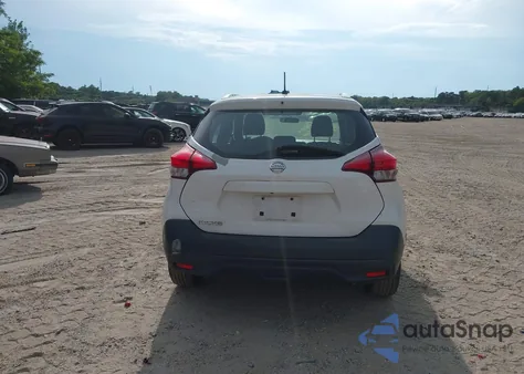 2019 Nissan Kicks S z USA, uszkodzony, nr VIN 3N1CP5CU5KL511748